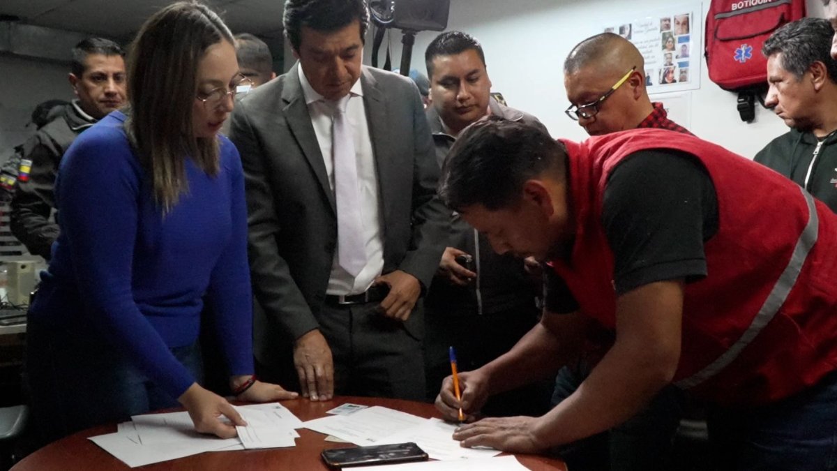 Operativo en el Ministerio de Educación por una presunta red de tráfico de influencias.