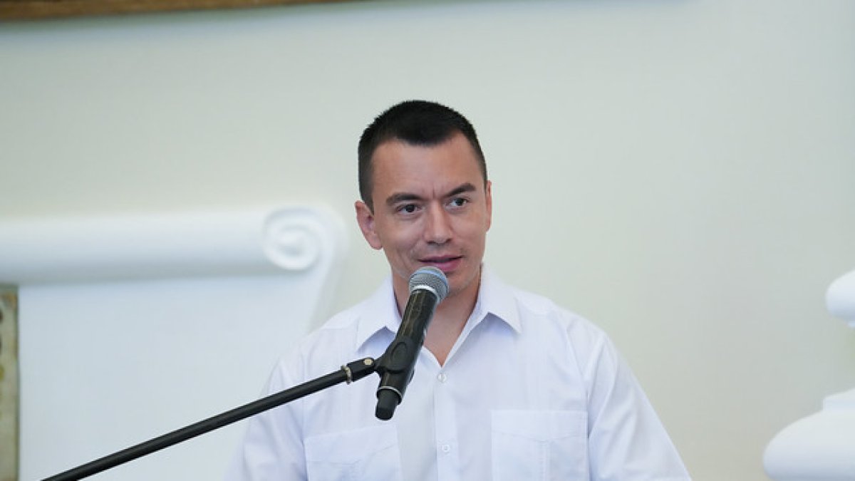 El Gobierno de Daniel Noboa descartó apagones residenciales, mientras persisten reportes de interrupciones del servicio.