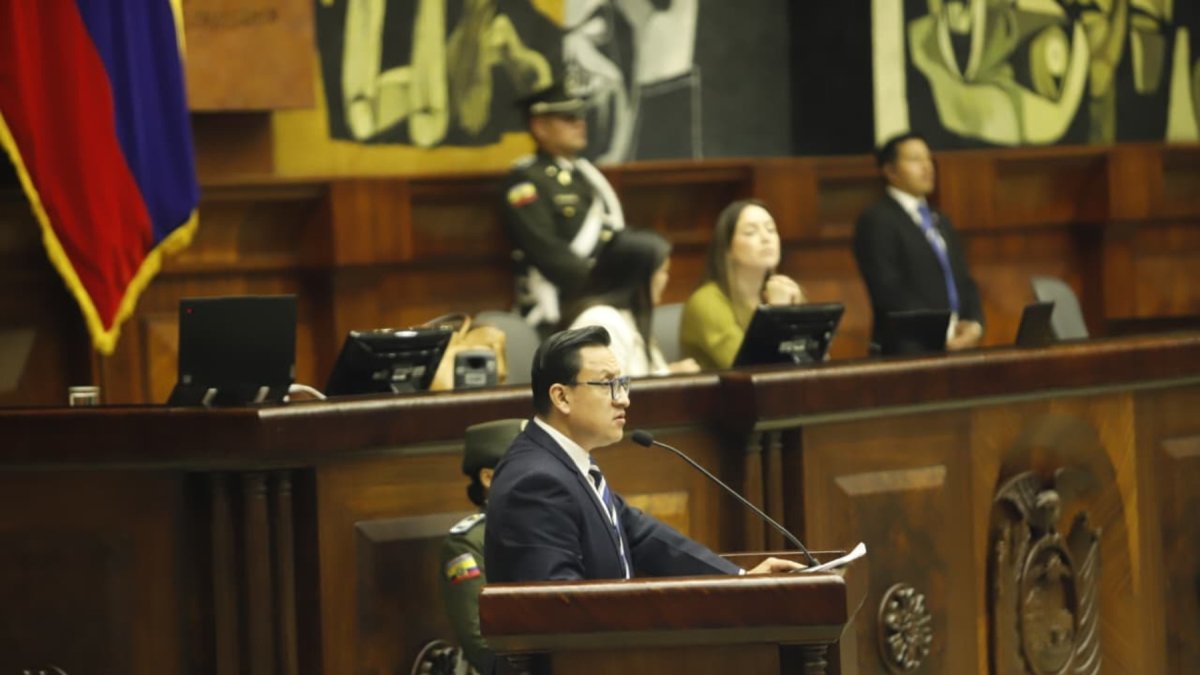 David Rosero enfrentó al Pleno de la Asamblea en su juicio político el 13 de octubre de 2026.