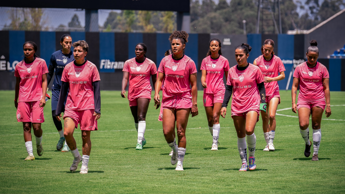 Jugadoras de Dragonas IDV durante un entrenamiento.