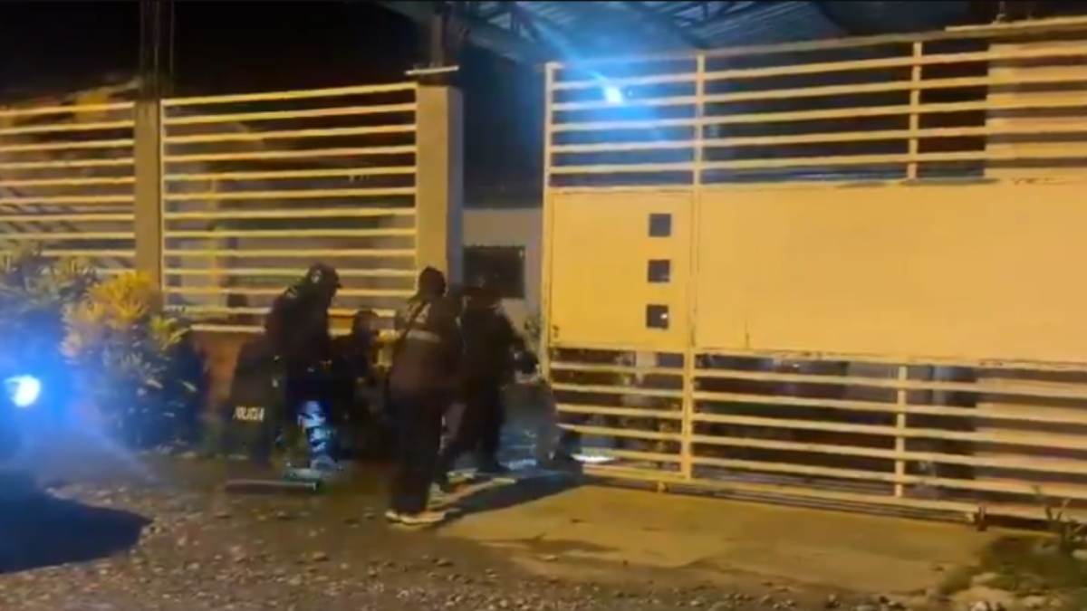 El ministro del Interior, John Reimberg, anunció la captura de cuatro presuntos integrantes de los Comandos de la Frontera durante la Operación Muralla.