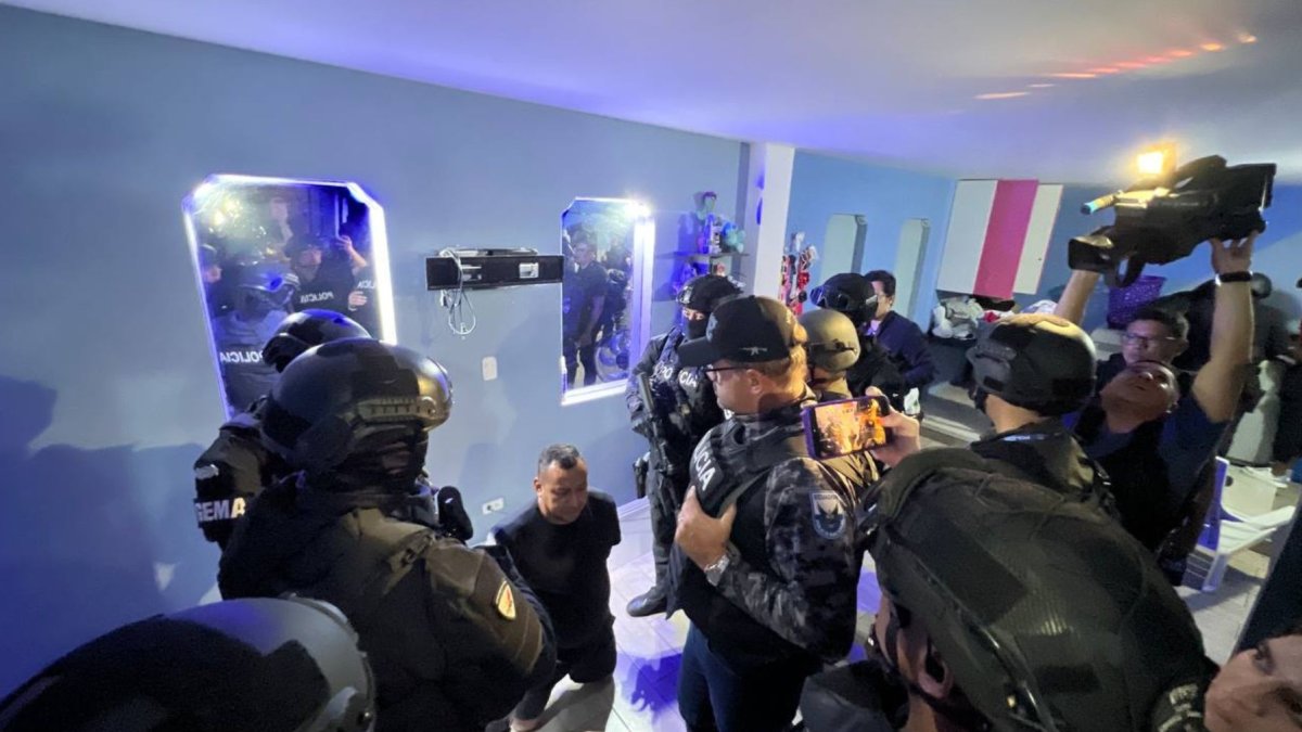 Los cuatro capturados estarían vinculados al movimiento de armamento, transporte de drogas y actividades logísticas