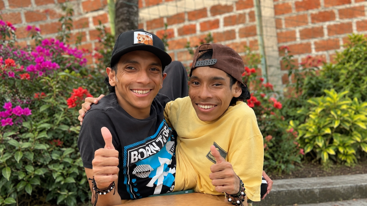 José Luis y José Armando Cevallos, conocidos como los siameses de Ecuador, fallecieron a los 27 años mientras permanecían en Colombia.