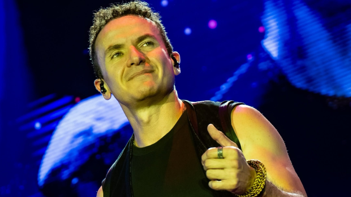 El cantante colombiano Fonseca durante su reciente presentación, el 9 de octubre de 2026, en Guayaquil.