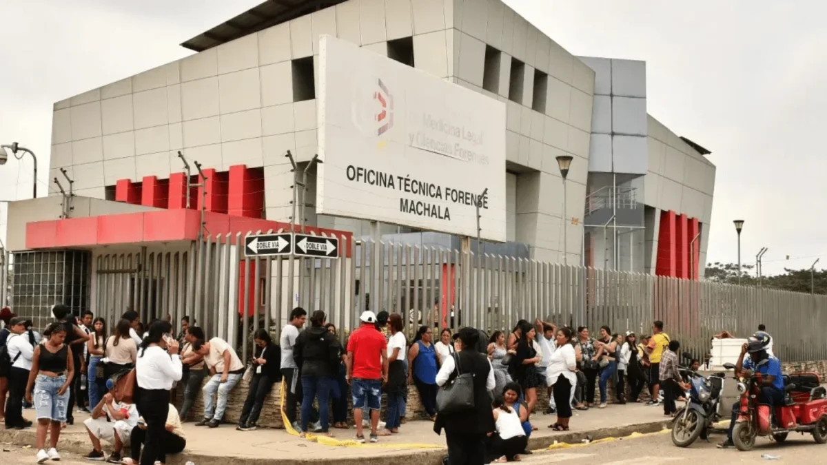 Imagen referencial: Los restos fueron abandonados en fundas, sacos y mochilas, algunos acompañados de panfletos con panfletos.
