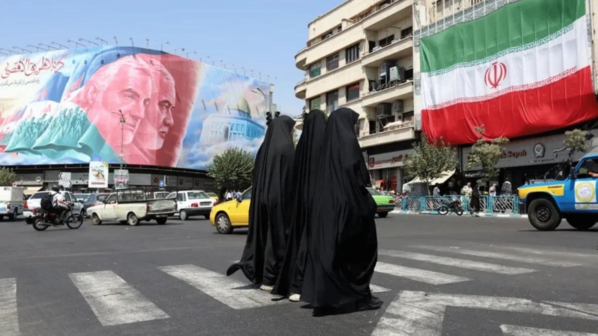 Amini fue detenida después de que la Policía Cibernética iraní rastreara su actividad en internet.