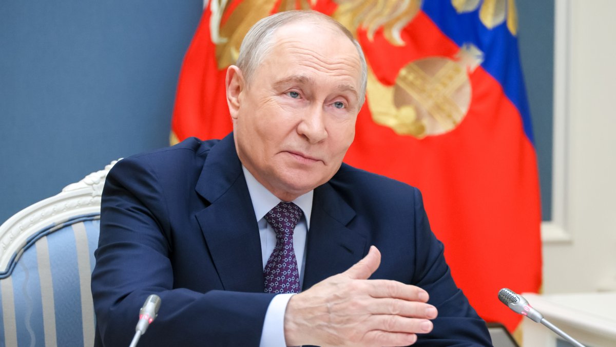 El presidente Rusia, Vladimir Putin, se niega a aceptar una tregua con Ucrania, país cuyo presidente quiere realizar elecciones.