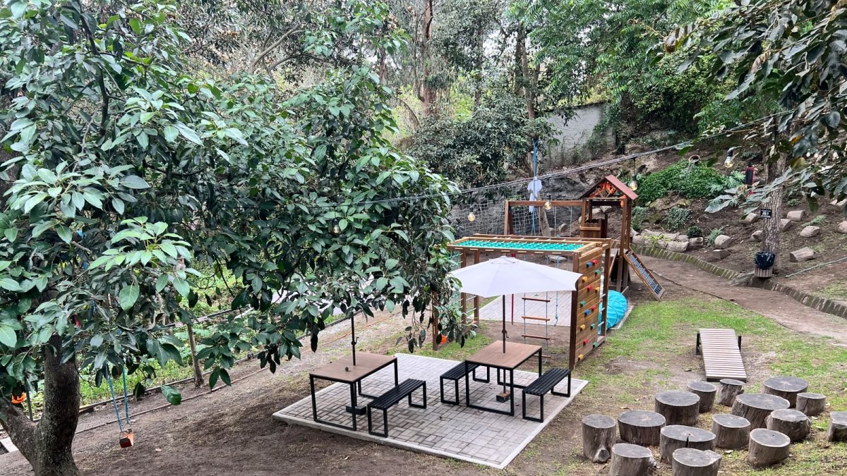 El Sendero Escondido está en La Cerámica, en la parroquia de Tumbaco y es parte de una nueva oferta de plaza comercial.