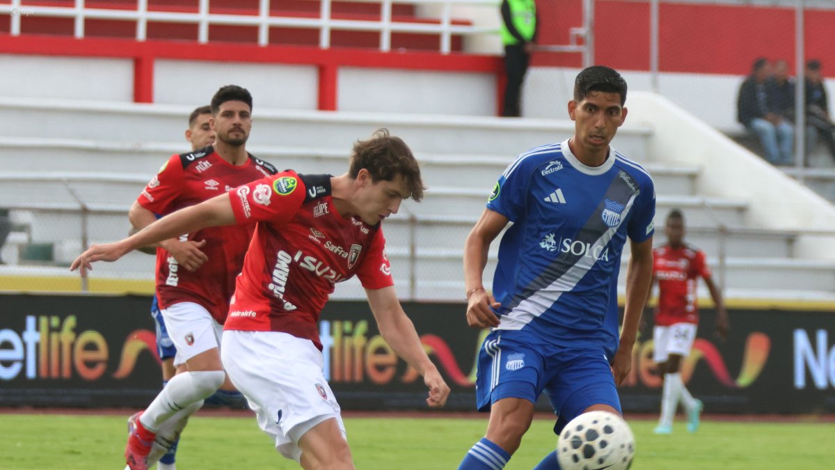 Leones se impuso 2-0 a Emelec, en el estadio Olìmpico de Ibarra, en la fase inicial de la LigaPro.