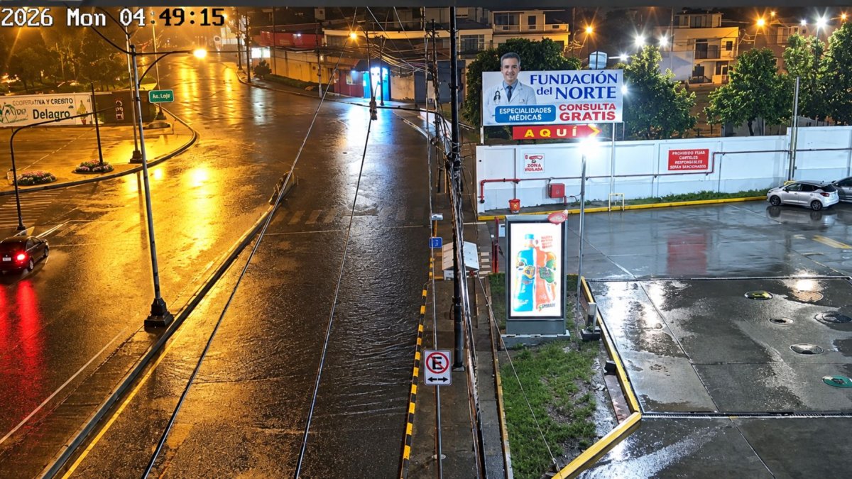 Los reportes de emergencias se fueron ampliando durante la madrugada. A la 01:45