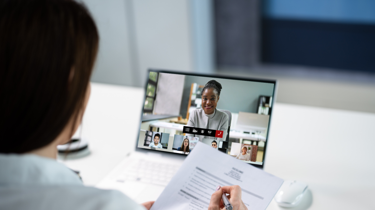 La feria virtual de empleo Expo Multitrabajos Online 2026 ofrece más de 5.700 vacantes en Ecuador hasta el 25 de octubre.
