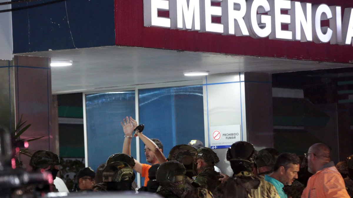 El alcalde de Guayaquil, Aquiles Álvarez, negó tener relación con una supuesta convocatoria a huelga de hambre