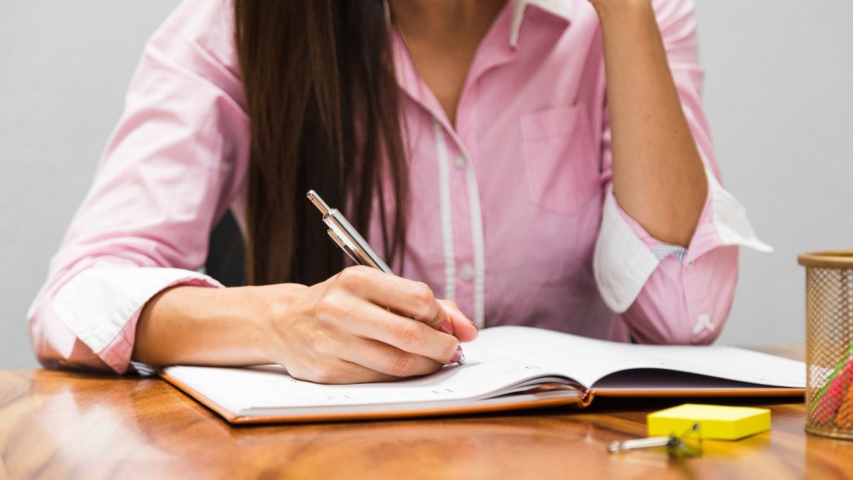 Escribir las preocupaciones ayuda a ordenar los pensamientos y recuperar la calma