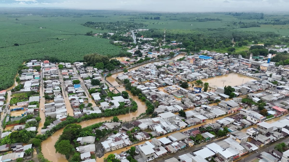Interagua suspende operaciones por desbordamiento del río Tenguel.