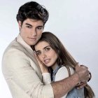 El actor y la protagonista de La reina soy yo