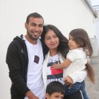 Sornoza arribó a los chequeos en compañía de su familia.