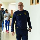 El técnico Jorge Célico prepara a la selección sub-23 para el torneo preolímpico que inicia el 18 de enero en Colombia.