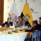 El técnico y exauditor electoral Néstor Marroquí (primero desde la izquierda) habla ante la Comisión sobre la importancia de las auditorías.