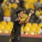 El delantero ecuatoriano firmará el lunes su traspaso del Barcelona al Wolverhampton Wanderers inglés.