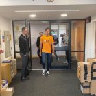 Pablo, padre de Leonardo, publicó una foto en sus redes sociales, donde se le veía al jugador con la camiseta de su nuevo club.