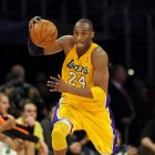 Kobe Bryant con la camiseta de los Lakers, donde dejó huella.