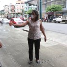 Babahoyo. Las personas han decidido usar mascarillas de protección como medida preventiva, pero también recurrir a métodos como rociarse alcohol en todo el cuerpo.
