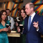 Dublin (United Kingdom), 03/03/2020.- The Duke of Cambridge (R) attends a reception at the Guinness Storehouse"s Gravity Bar, hosted by the British Ambassador to Ireland in Dublin, Ireland 03 March 2020. (Duque Duquesa Cambridge, Irlanda) EFE/EPA/JAMES WHATLING / POOL IRELAND DUKE AND DUCHESS OF CAMBRIDGE VISIT TO IRELAND