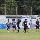 Juan Rescalvo (c) ha reemplazado a su hermano en estas tres primeras fechas.