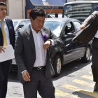 El alcalde de Quito Jorge Yunda estuvo en la Fiscalía para dar una versión en un expediente abierto por las protestas de octubre
