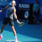 Rafael Nadal durante un entrenamiento en la ciudad de Acapulco. El español mandó un mensaje por sus redes sociales.