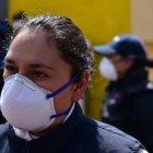 Los ciudadanos toman precauciones como el uso de mascarillas para no contagiarse del nuevo virus.