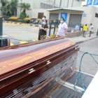 La disposición oficial es que las personas que mueran a causa del COVID-19 sean cremadas.