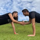 Fernanda Vásconez, integrante del club Ñañas, durante un entrenamiento junto a su novio.