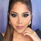 El "smokey eyes" es una opción para mujeres decididas.