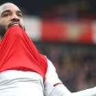 El ofensivo Alexandre Lacazette podría ser sancionado por el Arsenal debido a su indisciplina.