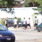 Jugadores del Bombillo camino al entrenamiento grupal de ayer jueves 28 de mayo.
