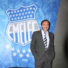 El presindete de Emelec, Nassib Neme, basa su decisión en la orden que dio el Gobierno, cediendo competencias a los municipios.