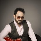 Douglas es una de las voces más románticas del país en las últimas décadas.