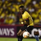 Washington Corozo (d), visitó Guayaquil a inicio de año para disputar como jugador del Sporting Cristial un partido por Copa Libertadores ante Barcelona.
