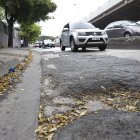 Avenida Quito. En esta arteria, al pie del Cementerio General, en varios tramos ese es el panorama que se observa desde hace seis meses.