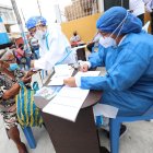 Brigadas médicas llegan a sectores populosos de Guayaquil.