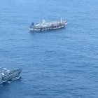 Los barcos chinos están cerca de la Zona Económica Exclusiva Insular.