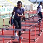 Ángela Tenorio durante los trabajos en el centro de alto rendimiento de Jamor. Tras cerca de cuatro meses regresó a practicar en la pista.