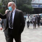 Diligencia. A la versión solicitada por la Fiscalía, Santiago Cuesta llegó acompañado de sus defensores.