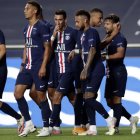Los jugadores del PSG festejan la victoria ante el Leipzig que los deja en la final.
