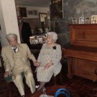 Pareja de quiteños, que suman 214 años de edad, ingresa a los récords Guinness.
