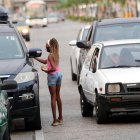 Los niños trabajan vendiendo caramelos, frutas, bebidas, limpiando parabrisas y también mendigan.

FECHA : 07/09/2020 

Agencia (ag-extra)