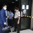 Alfredo Arboleda, abogado de los hermanos Bucaram, a su llegada a la audiencia de caución.