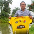 Manuel Uquillas, goleador histórico de Barcelona, cuestiona el nivel de algunos refuerzos canarios.