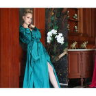 El turquesa y rosado son unos de los colores tendencias en vestidos de noche.